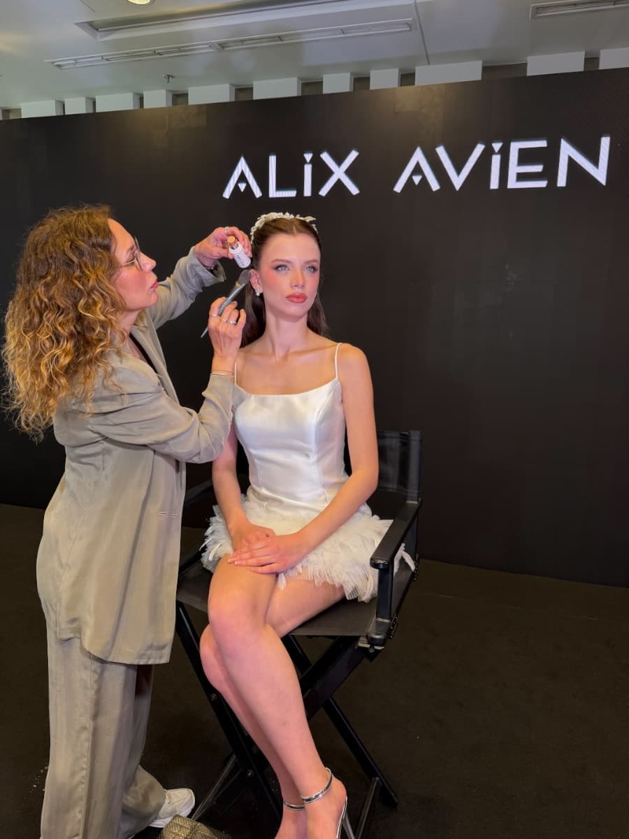 Alix Avien Masterclass — kare 3